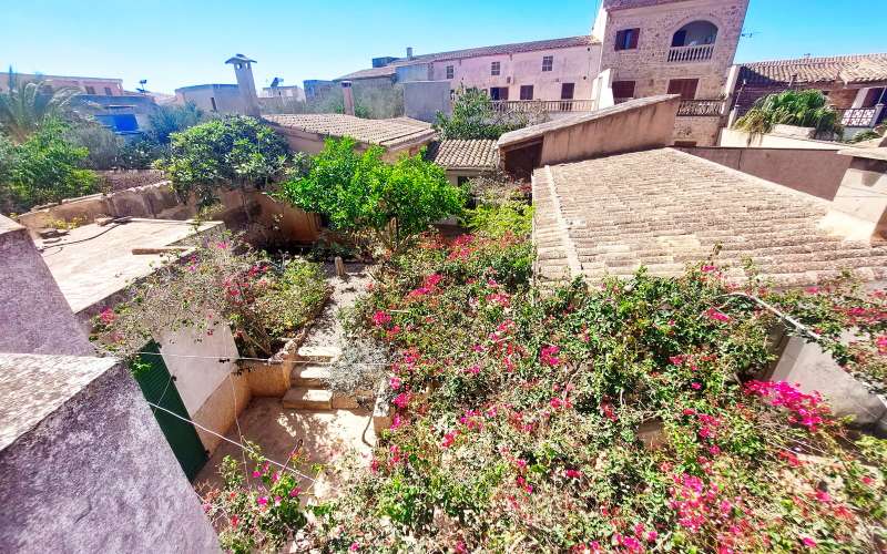 Santanyi, mediterranes Stadthaus mit Garten